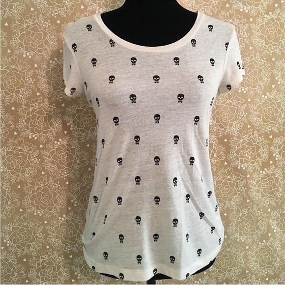 Express Skull With Bowtie Mini Print Graphic Tee Shirt Size Small - Picture 1 of 5
